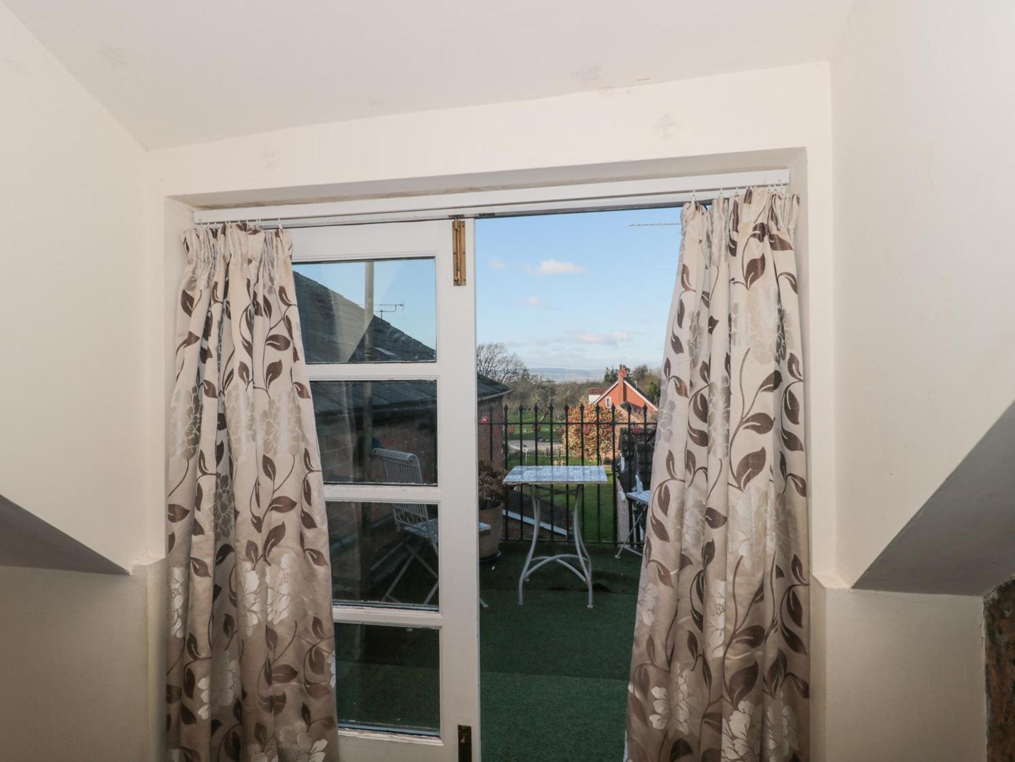Appartamento Wards Court 2 Gloucester Esterno foto